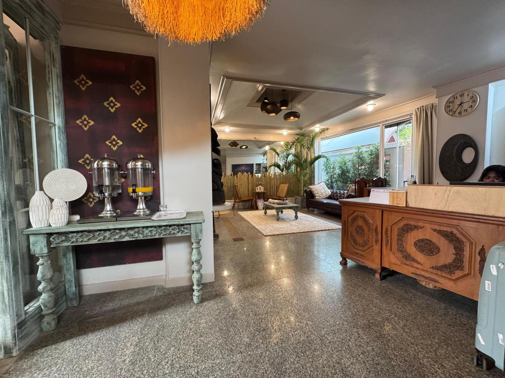 The Taksim Patong Beach Hotel Esterno foto