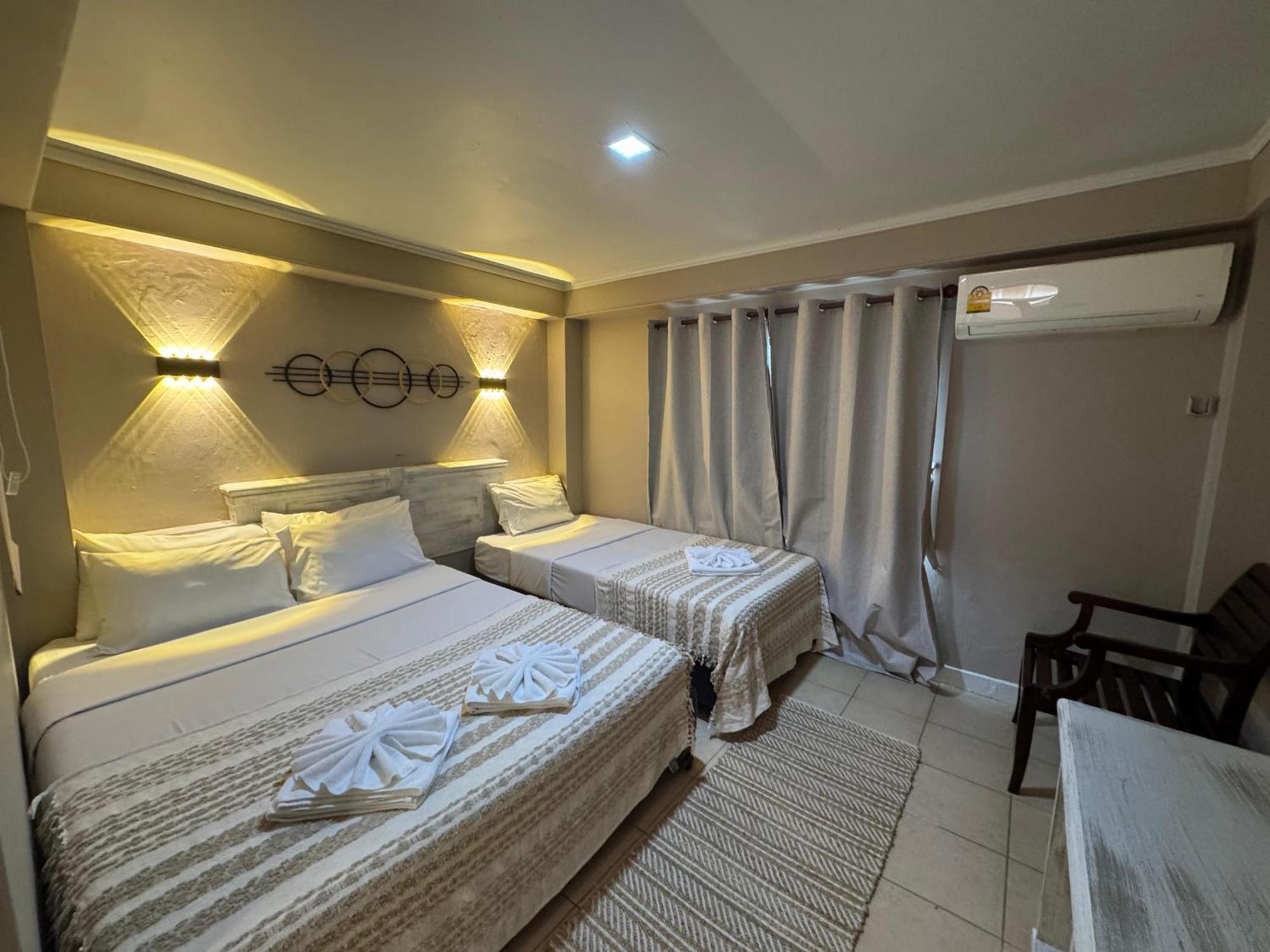 The Taksim Patong Beach Hotel Esterno foto