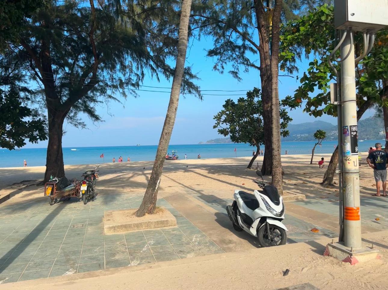 The Taksim Patong Beach Hotel Esterno foto