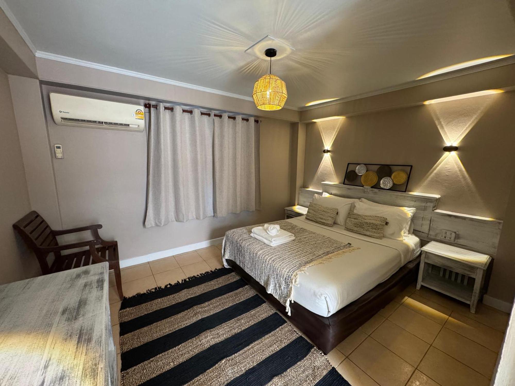 The Taksim Patong Beach Hotel Esterno foto